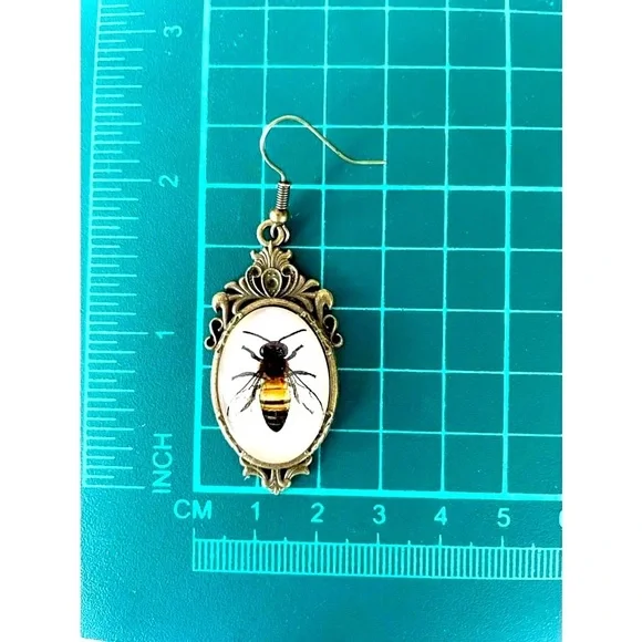 Antique Style Bee Print Earrings - Picture 3 of 4